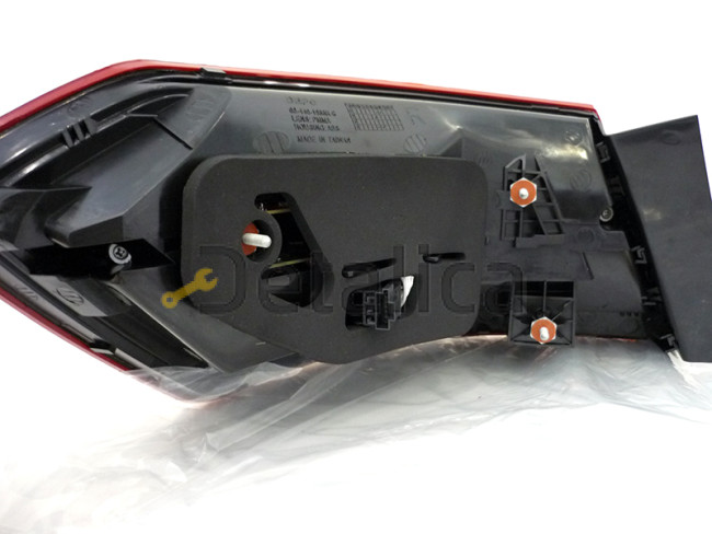 Фонарь задний внешний правый диод  AVANTGARD для Мерседес W212