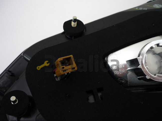 Фонарь задний внутренний правый для Ниссан Тиида С13