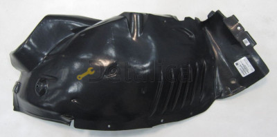 Подкрылок для Мерседес W204 переднего крыла правый передняя часть (Тайвань)