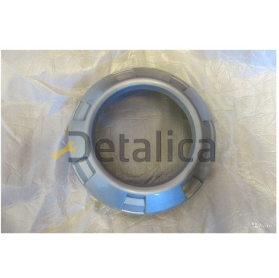 Решетка бампера передняя левая=правая под противотуманку для митсубиси паджеро от 2007