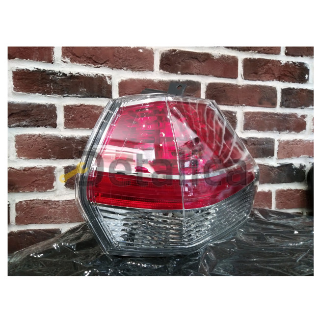 Фонарь задний правый для Ниссан Х-Трейл Т32 оригинал ( корпус ) 