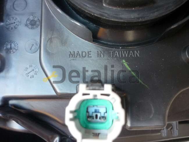 Фара левая для Ниссан Патрол Y61 без корректора