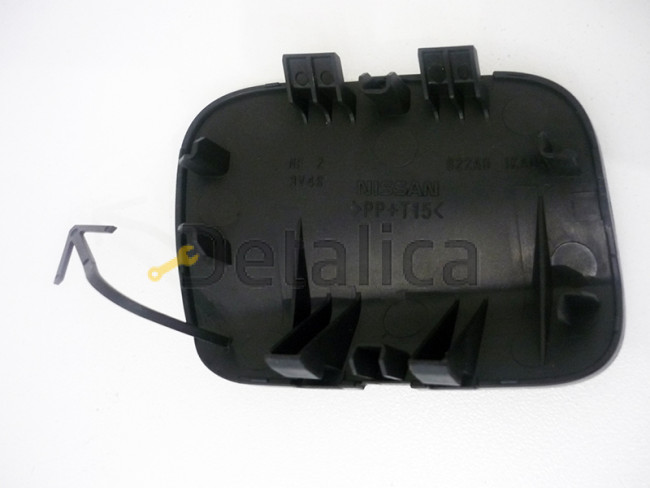 Заглушка в передний бампер Ниссан Жук