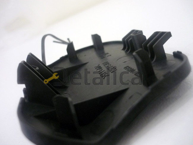 Заглушка в передний бампер Ниссан Жук