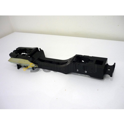 Внутренняя часть ручки двери Ниссан Сентра В17