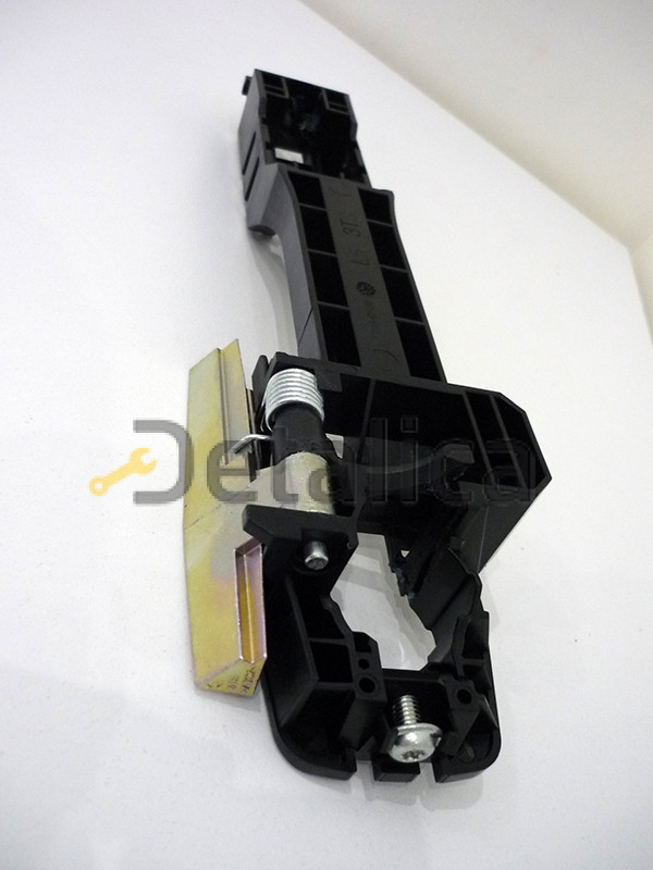 Внутренняя часть ручки двери Ниссан Сентра В17