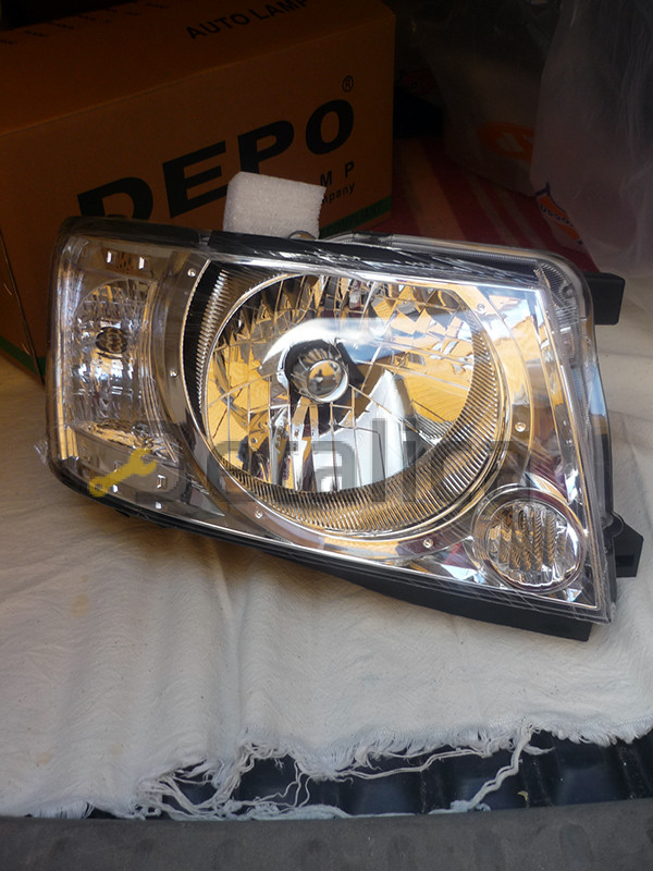 Фара правая для Ниссан Патрол Y61 без корректора