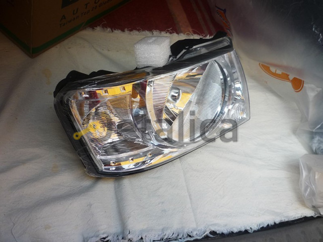 Фара правая для Ниссан Патрол Y61 без корректора