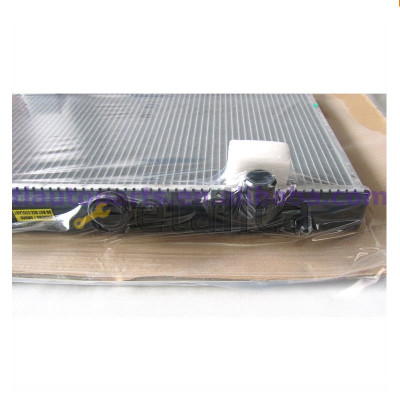 Радиатор охлаждения для митсубиси Л200  2.5 дизель МТ от 2005 Китай