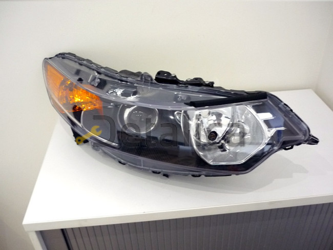 Фара правая для Хонда Аккорд 8 ксенон депо