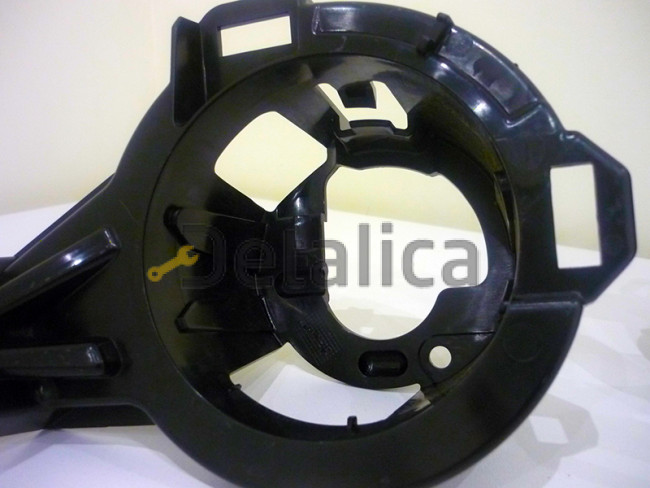 Кронштейн противотуманной фары на Ниссан Жук