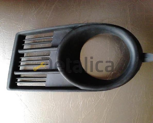 Решетка в бампер правая для Сузуки Свифт