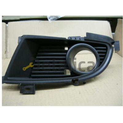 Решетка бампера передняя левая с отверстием под противотуманку китай для митсубиси лансер  2004-2006