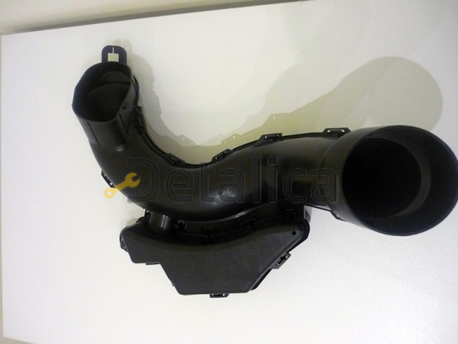 Корпус (патрубок) воздушного фильтра Ниссан Жук