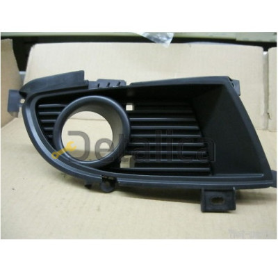 Решетка бампера передняя правая с отверстием под противотуманку китай для митсубиси лансер 2004-2006