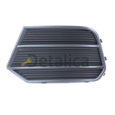 Заглушка в бампер передний левая без датчик парковки для Ауди Q3 от 2014-2019 (Тайвань)