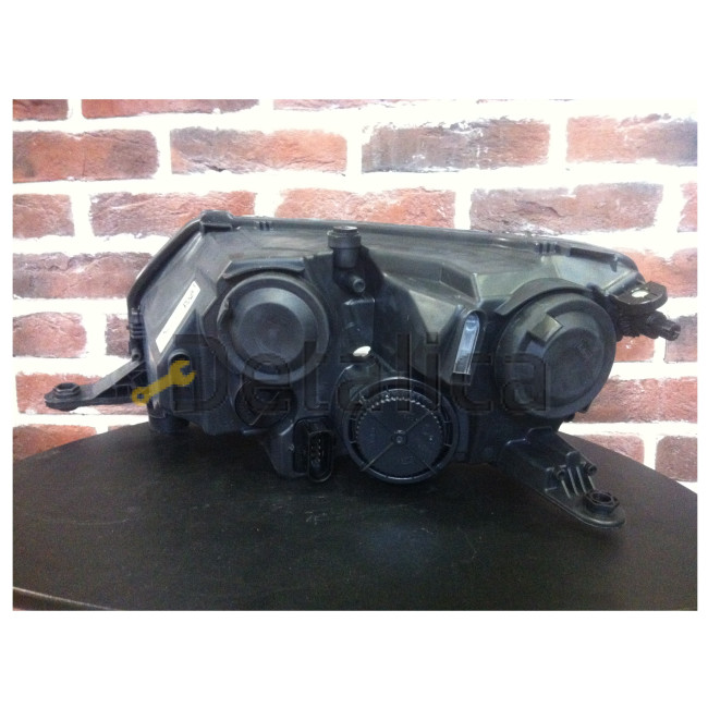 Фара правая для Шкода Рапид галоген оригинал