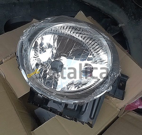 Фара правая для Ниссан Жук под корректор