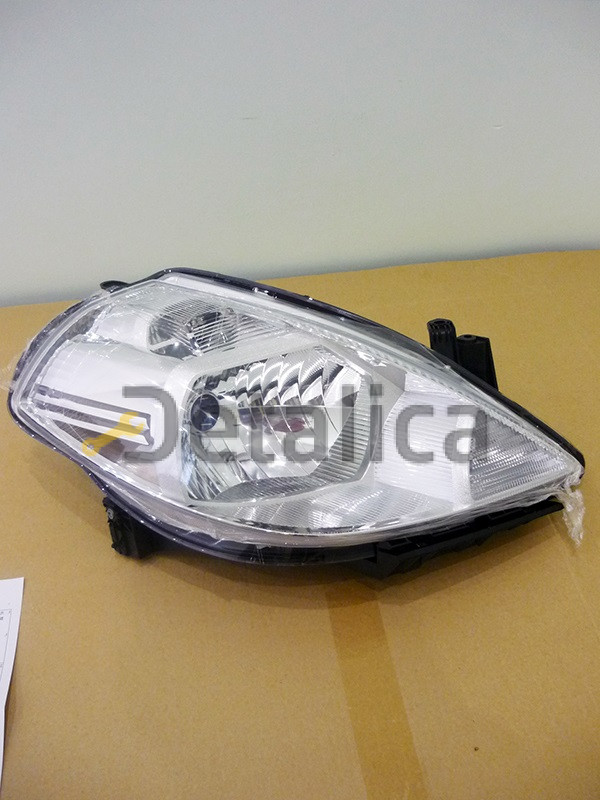 Фара правая для Ниссан Тиида под корректор