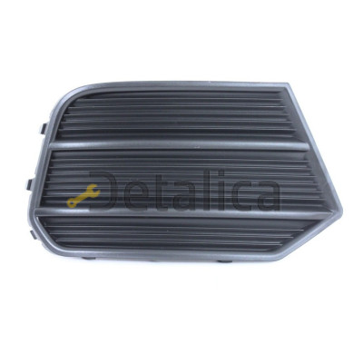 Заглушка в бампер передний правая без датчик парковки для Ауди Q3 от 2014-2019 (Тайвань)