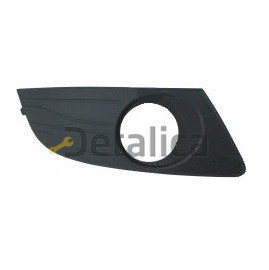 Решетка бампера передняя правая под противотуманку  черная для рено логан от 2010