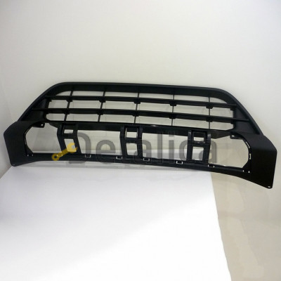 Решётка в передний бампер для Сузуки Гранд Витара (рестайл)