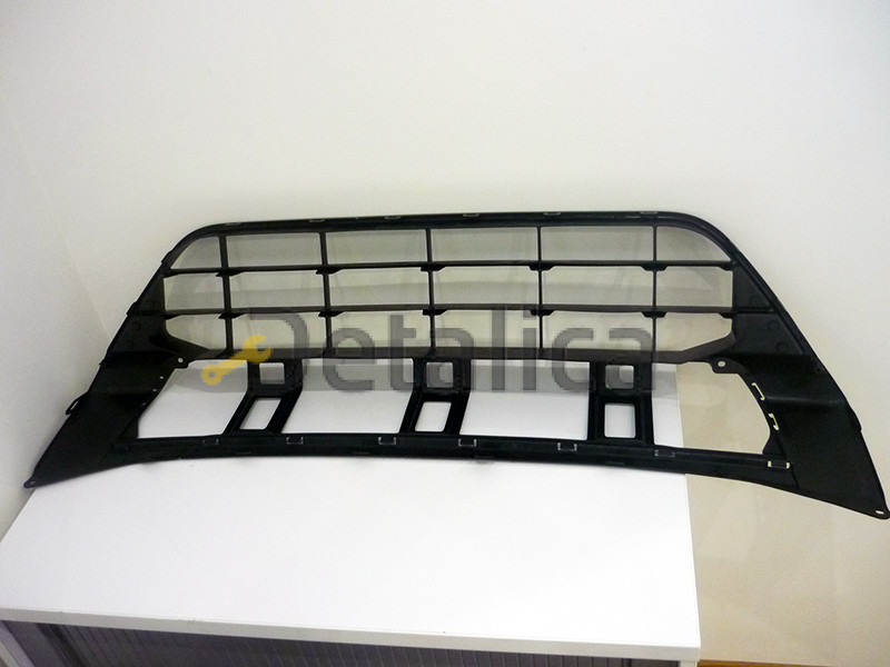 Решётка в передний бампер для Сузуки Гранд Витара (рестайл)