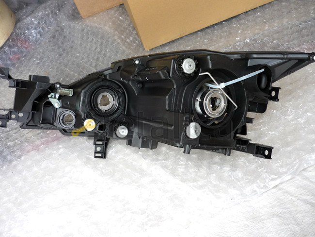 Фара правая для Мазда 6 2008-2009 внутри чёрная