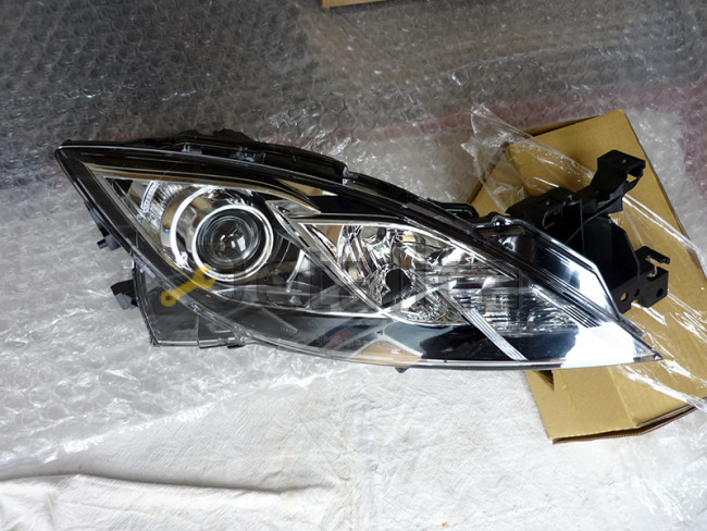 Фара правая для Мазда 6 2008-2009 внутри чёрная