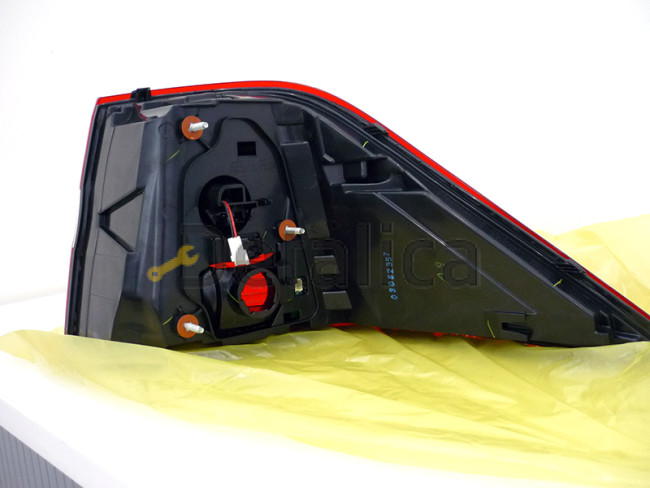 Фонарь задний внешний левый диод для Мерседес W166 ML