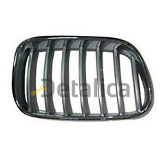 Решетка радиатора правая с хромированным молдингом темно-серая для BMW E90 от 2008-2011