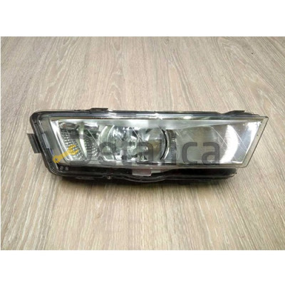 Противотуманка правая Шкода Рапид LED-секции оригинал