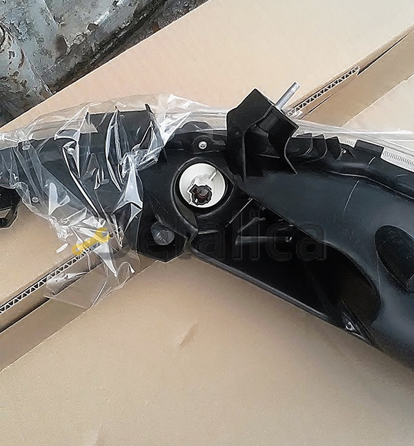 Указатель поворота правый для Ниссан Жук оригинал Указатель поворота правый для Ниссан Жук оригинал