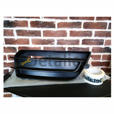 Решетка бампера передняя правая без отв под противотуманку для Ауди А1 от 2010 ( Тайвань )