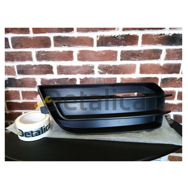 Решетка бампера передняя левая без отв под противотуманку для Ауди А1 от 2010 ( Тайвань )