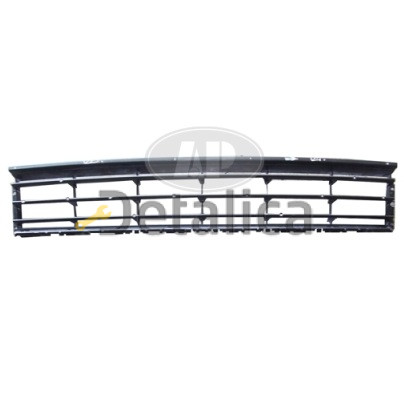 Решетка бампера передняя центральная черная с черным молдингом для Фольксваген Пассат Б7 от 2011 (Тайвань)