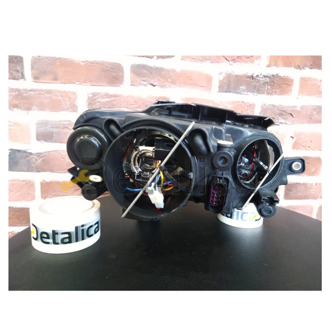 Фары тюнинг-комплект с регулятором мотора линза с 2 светящимися ободками внутри черная для Фольксваген Пассат Б6 от 2005 (Depo)