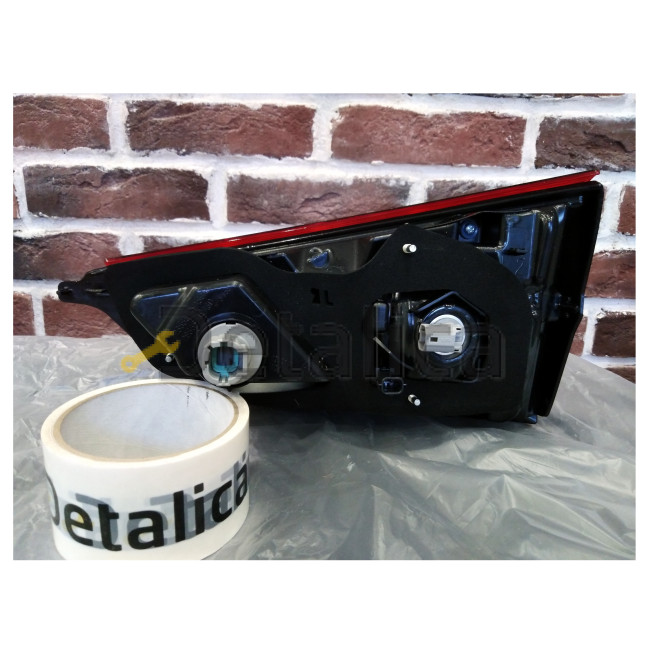 Фонарь задний внутренний левый для Ниссан Кашкай J11 оригинал