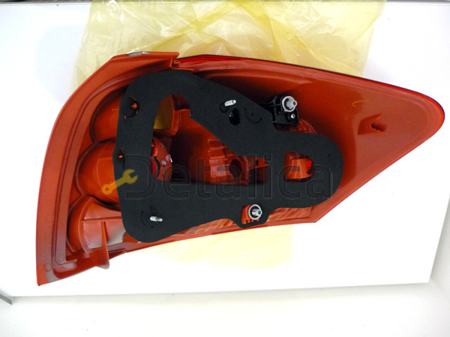 Фонарь задний левый для Тойота Аурис от 2007-2009 (Depo) Европа