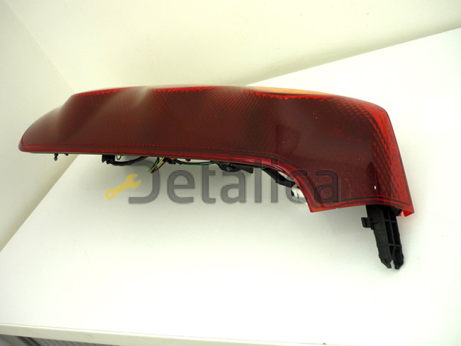 Фонарь задний правый для Ниссан Ноте Е11 оригинал