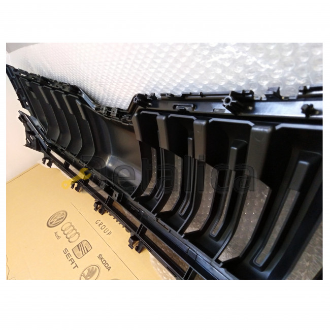 Решетка радиатора для Шкода Кодиак оригинал