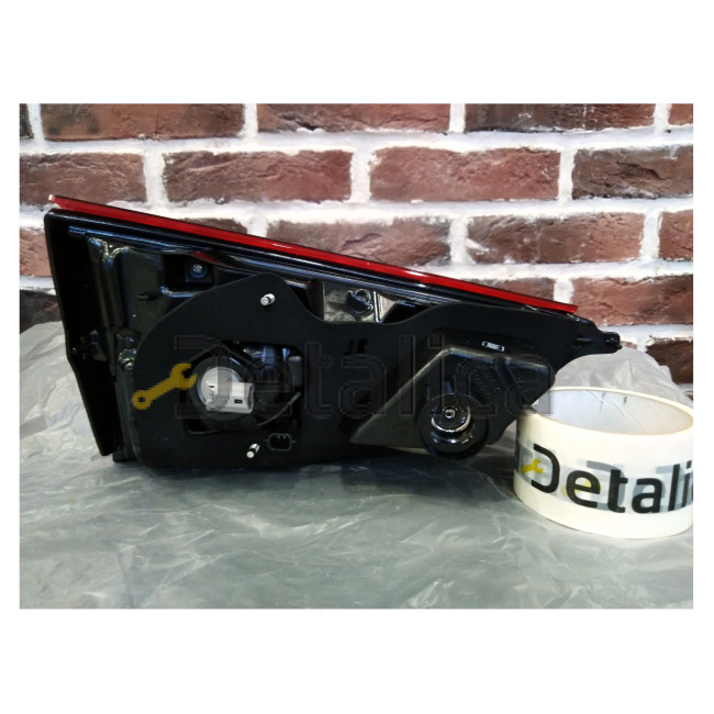 Фонарь задний внутренний правый для Ниссан Кашкай J11 оригинал