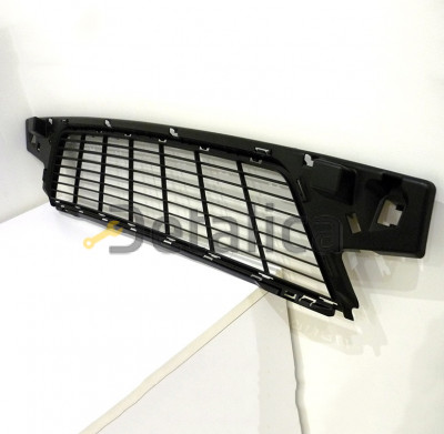 Решетка переднего бампера Ниссан Террано D10 оригинал