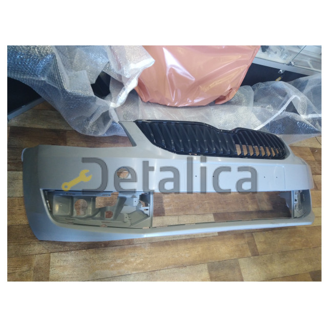 Бампер передний с решеткой радиатора для Шкода Октавиа А7 от 2013 (Тайвань)