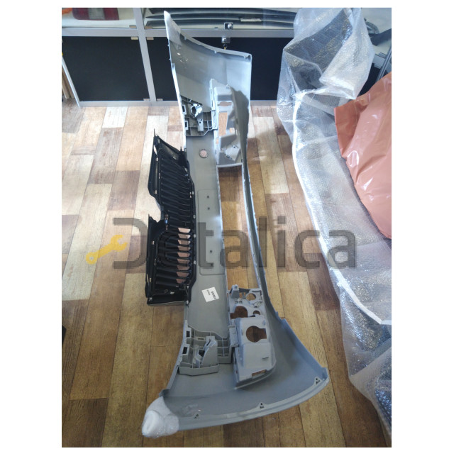 Бампер передний с решеткой радиатора для Шкода Октавиа А7 от 2013 (Тайвань)