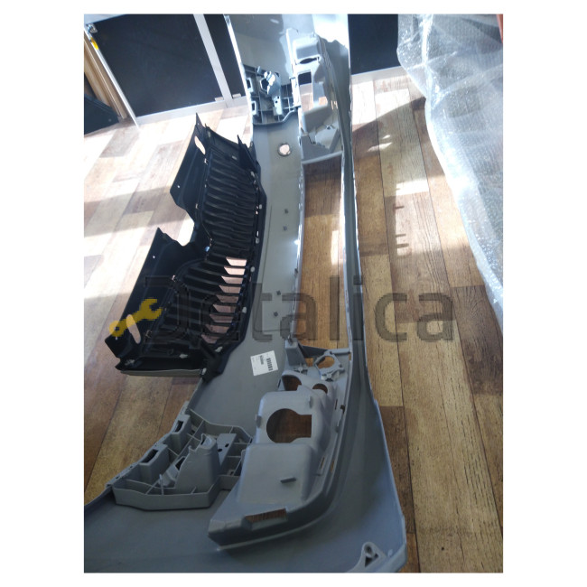 Бампер передний с решеткой радиатора для Шкода Октавиа А7 от 2013 (Тайвань)