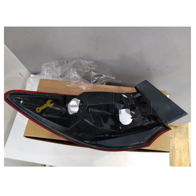 Фонарь задний внешний правый для Опель Астра J от 2012 седан