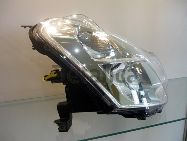 Фара правая для Ниссан Альмера G15 оригинал