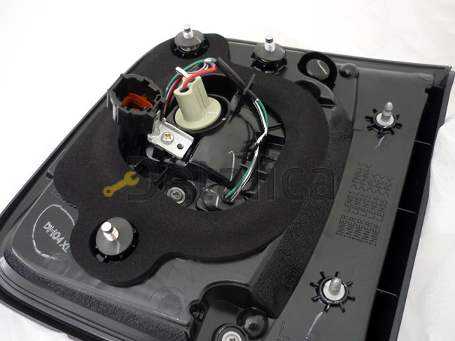 Фонарь внутренний левый для Ниссан Патрол Y62 рестайл оригинал