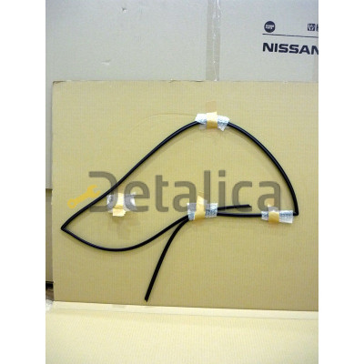 Молдинг лобового стекла Ниссан Альмера G15 оригинал